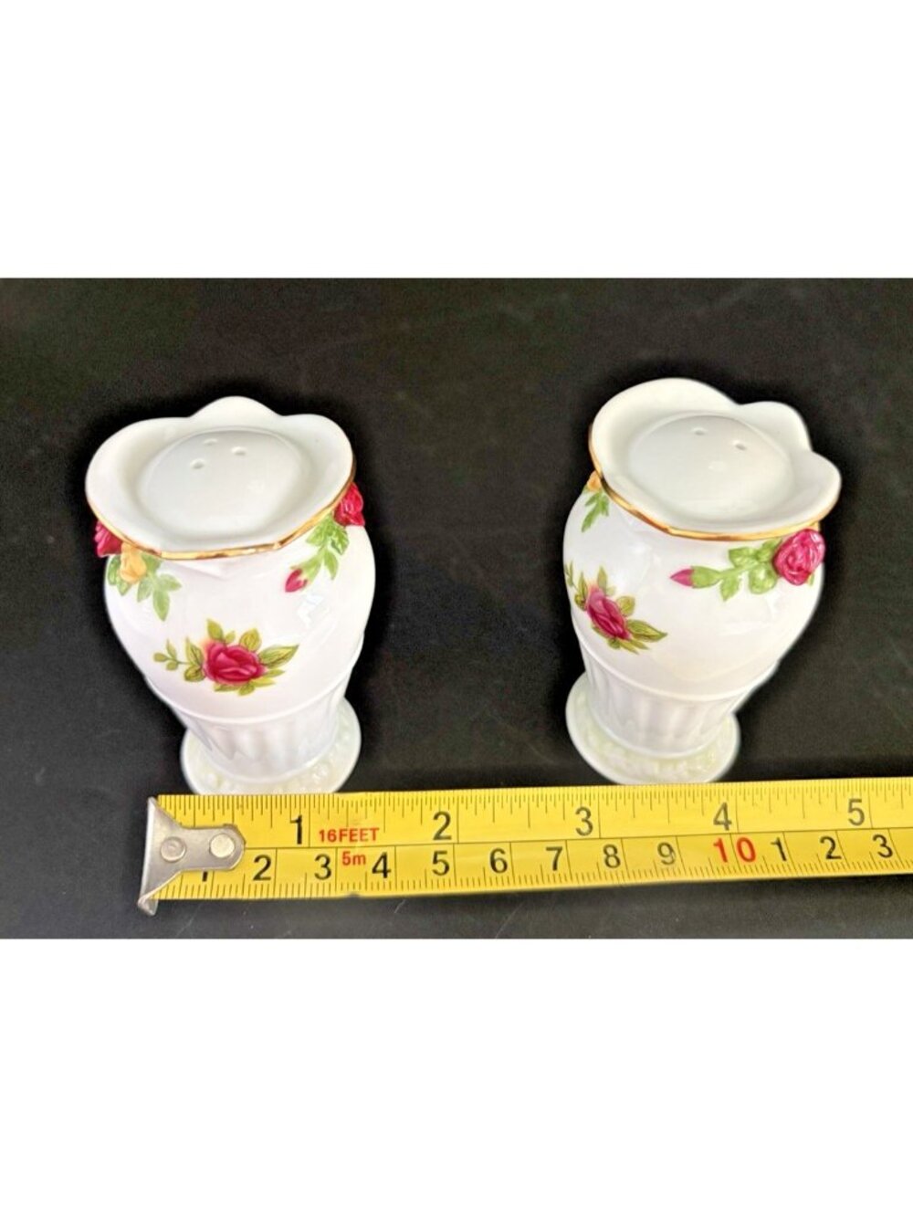 Royal Doulton Royal Albert Old Country Roses Salt Pepper Shakers Tray - Picture 7 of 16